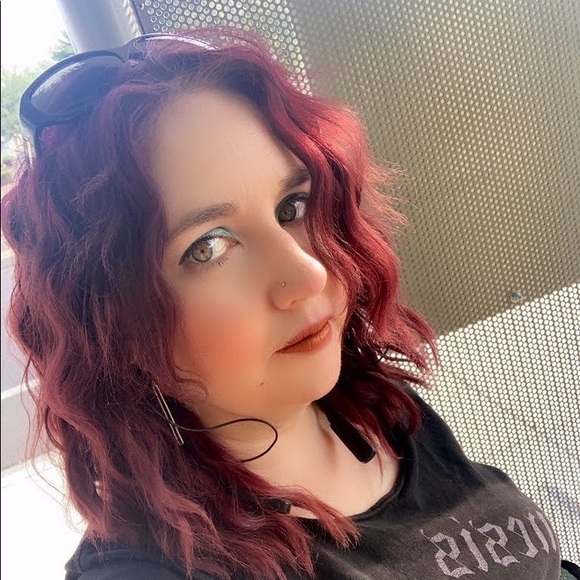 Meet your Posher, Karen - Picture 3 of 8